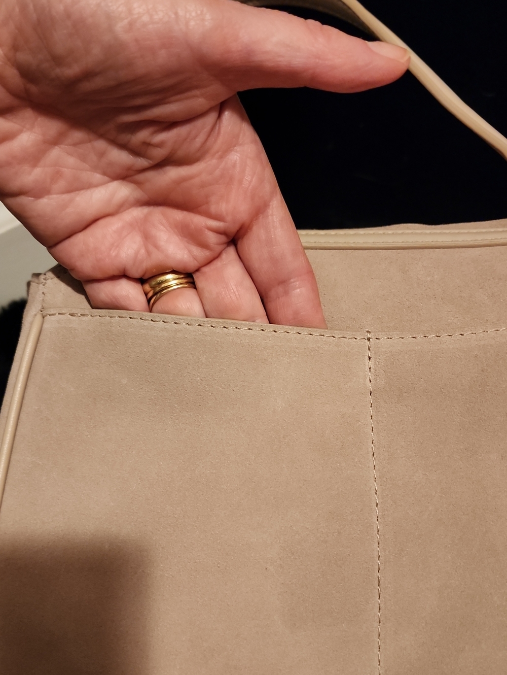Price Drop ♡♡♡ Verano Hill Suede Shoulder Bag - Picture 7 of 16